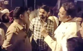Video: गाजीपुर में सपा-बसपा प्रत्याशी ने लगाया EVM बदलने का आरोप, अफजाल अंसारी की इंस्पेक्टर से तीखी नोंकझोंक