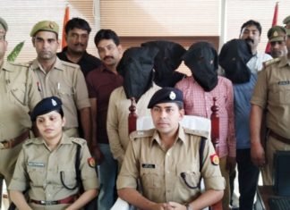 व्यापारी से आभूषण लूटने वाले चार बदमाश गिरफ्तार, गहने बरामद, बहन की शादी के लिए कवाब वाला बना लुटेरा आंख में मिर्च