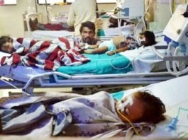 बिहार में 126 मासूमों की मौत व विपक्ष के हमले के बाद CM नीतीश कुमार ने किया अस्पताल का दौरा, जनता ने की नारेबाजी एक्यूट इंसेफेलाइटिस सिंड्रोम