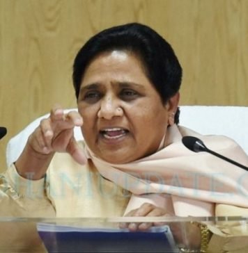 देश पर अब मंदी का खतरा, छंटनी के चलते कर्मचारी दे रहें जान, मोदी सरकार दे ध्यान: मायावती मंदी