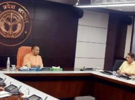 CM योगी ने कहा, भ्रष्ट अफसरों को तत्काल दें VRS, इनकी वजह से सरकार को होना पड़ता है कठघरे में खड़ा वीआरएस