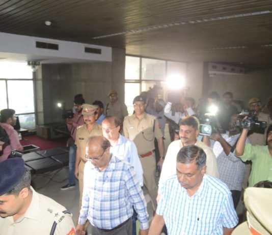 पिकप भवन में अग्निकांड की जांच में जुटी गुजरात की फॉरेंसिक टीम, बंद कमरे में की पूछताछ पिकप भवन
