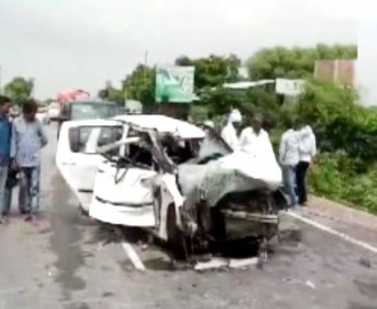 उन्नाव गैंगरेप: पीड़िता के परिवार ने लगाया भाजपा विधायक कुलदीप पर एक्सिडेंट व हत्या कराने का आरोप उन्नाव गैंगरेप