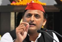 #9baje9minute: PM मोदी की अपील पर अखिलेश की प्रतिक्रिया, दिलों में उजाले बनाए रखिए भारत सरकार का टीका