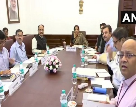 GST काउंसिल की बैठक: अब इलेक्ट्रिकल वाहनों पर पांच फीसदी देना होगा टैक्स जीएसटी काउंसिल
