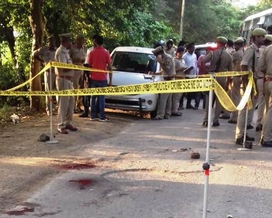 संभल: पेशी से लौट रहे तीन बदमाश दो पुलिसवालों की हत्या व रायफल लूटकर फरार, मचा हड़कंप संभल