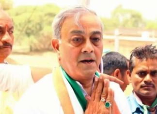 कांग्रेस व गांधी परिवार