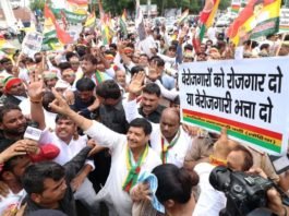 योगी सरकार की नीतियों व कानून-व्यवस्था को लेकर शिवपाल यादव का हल्ला बोल प्रदर्शन, ये मांगें भी उठाईं हल्ला बोल प्रदर्शन