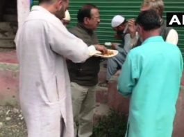 कश्मीरियों से मुलाकात