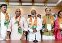 कांग्रेस के पूर्व मंत्री संजय सिंह और अमिता सिंह भाजपा में शामिल, सपा के इन दिग्गज नेताओं का भी हुआ BJP में स्वागत संजय सिंह