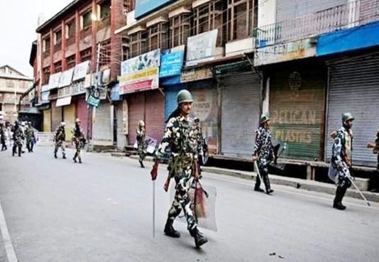 अनुच्छेद 370 पर सुप्रीम कोर्ट का केंद्र सरकार को नोटिस, पांच सदस्यीय संविधान पीठ करेगी सुनवाई, जानें खास बातें अनुच्छेद 370