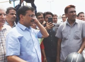 दिल्ली में बाढ़ प्रभावित लोगों से सीएम केजरीवाल ने की मुलाकात, कहा कोई कमी हो तो बताएं दिल्ली में बाढ़
