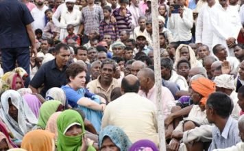 सोनभद्र पहुंचीं प्रियंका ने नरसंहार कांड पीड़ितों का जाना हाल, कश्मीर से धारा 370 हटाने को लेकर भी दिया बड़ा बयान सोनभद्र में प्रियंका