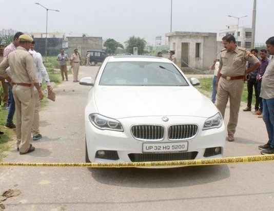 बिल्डर पर गोलियां
