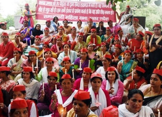 KGMU में छठे दिन भी उन्नाव गैंगरेप पीड़िता व वकील की हालत नाजुक, सपा की महिला सभा ने की प्रार्थना संदिग्ध सड़क दुर्घटना