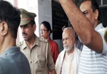 बलात्कार के आरोपित चिन्मयानंद गिरफ्तार, कोर्ट ने 14 दिन की न्यायिक हिरासत में भेजा जेल चिन्मयानंद