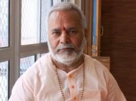 स्वामी चिन्मयानंद से SIT ने की सात घंटें पूछताछ, आश्रम का कमरा भी किया सील चिन्मयानंद की मुश्किलें