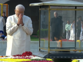 राष्ट्रपति, PM मोदी, मनमोहन सिंह व सोनिया गांधी समेत कई दिग्गज पहुंचे राजघाट, दी महात्मा गांधी को श्रद्धांजलि महात्मा गांधी