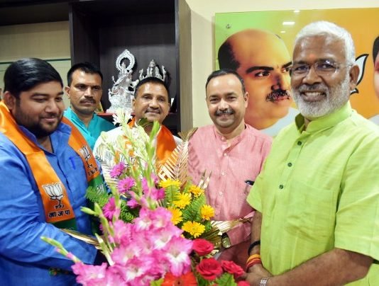 सपा के पूर्व विधायक ने समर्थकों के साथ थामा भाजपा का दामन, BSP नेता भी हुए BJP में शामिल राधेलाल रावत