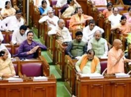सीएम योगी ने विधानमंडल के विशेष सत्र से विपक्ष के गैरहाजिर रहने को बताया बापू का अपमान बापू का अपमान