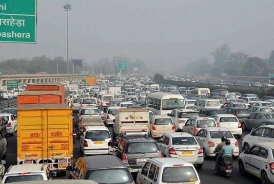 प्रदूषण की मार झेल रही दिल्ली में Odd-Even योजना बढ़ा सकती है केजरीवाल सरकार ऑड ईवन योजना