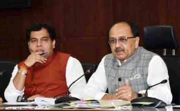 UP कैबिनेट में बीमा अस्पतालों के डॉक्टरों का नॉन प्रैक्टिस भत्ता बढ़ाने समेत इन प्रस्तावों को मिली मंजूरी नॉन प्रैक्टिस भत्ता