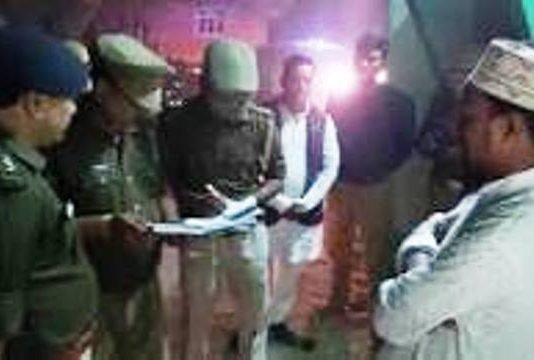 कुशीनगर की मस्जिद में इंवर्टर की बैट्री फटने से मचा हड़कंप कुशीनगर