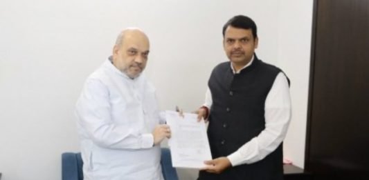 महाराष्ट्र में सरकार बनाने को लेकर गतिरोध के बीच अमित शाह से मिले फडणवीस देवेंद्र फडणवीस