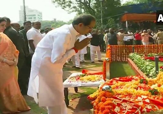 बाला साहेब ठाकरे की पुण्यतिथि पर राज ठाकरे ने दी श्रद्धांजलि बाला साहेब ठाकरे
