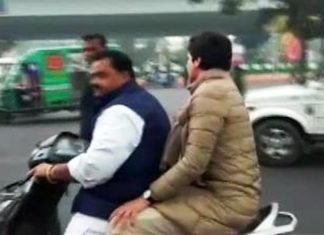 प्रियंका स्‍कूटी