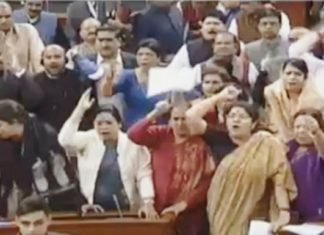 राहुल के “रेप इन इंडिया” वाले बयान पर संसद में हंगामा, BJP महिला सांसदों ने कि माफी की मांग रेप इन इंडिया