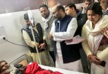 कन्नौज पहुंचकर बस हादस में घायलों का अजय कुमार लल्लू ने जाना हाल, कहा मृतक के परिजनों को 25-25 व घायलों को दो-दो लाख दे सरकार लल्लू कन्नौज