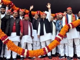BSP के पूर्व मंत्री, सांसद व विधायकों समेत कई नेताओं को अखिलेश ने किया सपा में शामिल समाजवादी पार्टी को मजबूती