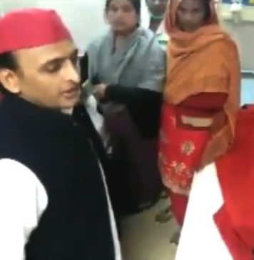 डॉक्‍टर पर भड़के अखिलेश