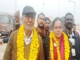 जेल से रिहा हुए पूर्व IPS दारापुरी व सदफ जफर, CM योगी पर बोला हमला, कहा जेल जानें-पिटने का डर हो गया दूर दारापुरी व सदफ जफर