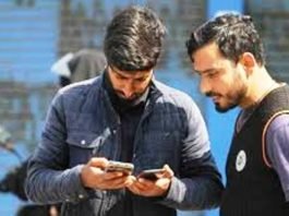 जम्मू-कश्मीर में बहाल हुई प्रीपेड मोबाइल सेवाएं, 2G इंटरनेट भी शुरू प्रीपेड मोबाइल