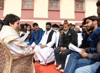 वाराणसी पहुंची प्रियंका ने की छात्रों से मुलाकात, कही ये बातें वाराणसी पहुंची प्रियंका