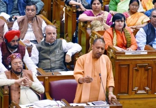 विधानसभा में बोले यूपी के सीएम, दंगे-प्रदर्शन में मारे गए लोगों को नहीं दिया जाएगा मुआवजा विधानसभा