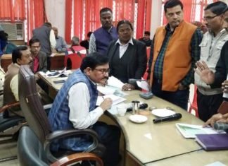 LDA अफसरों की कारस्तानी, 14 साल बाद दिया प्लॉट भी निकला विवादित तो बुजुर्ग से कह रहें एक-दो महीने बाद मिलिये, अभी नहीं हुई प्रगति अफसरों की कारस्तानी