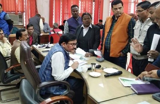 अफसरों की कारस्‍तानी