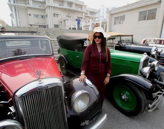 पुरानी आकर्षक कारें