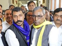 भीम आर्मी प्रमुख चंद्रशेखर से की ओमप्रकाश राजभर ने मुलाकात, बंद कमरें में हुुई बात से लग रहे कयास चंद्रशेखर से की ओमप्रकाश