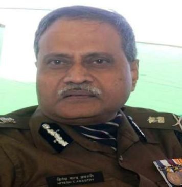 आखिरकार कार्यवाहक DGP हितेश चंद्र अवस्थी पर ही सीएम योगी ने जताया भरोसा, सौंपी यूपी पुलिस की पूर्णकालिक कमान हितेश चंद्र अवस्थी