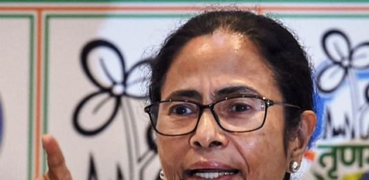 ‘देश के गद्दारों को, गोली मारो… वाले नारे पर कोलकाता में तीन गिरफ्तार, ममता बनर्जी ने कहा यह दिल्ली नहीं… बाकी सब है आतंकवादी