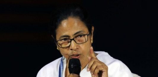 ममता बनर्जी ने चुनाव आयोग को ‘तुगलकी आयोग’ बता, मतदाता सूचियों में हेरफेर का लगाया आरोप ममता बनर्जी