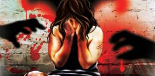लखनऊ में बहन की विदाई के दौरान हैवान ने किया मंदबुद्धि युवती का रेप, पिटाई से घायल पीड़िता ने चोटें दिखा इशारों से बताई हैवानियत की दास्तान गैंगरेप के बाद हत्या