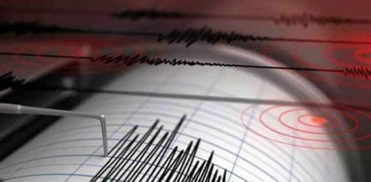 भूकंप के झटके से हिला मणिपुर, दहशत में घरों से बाहर भागे लोग भूकंप के झटके