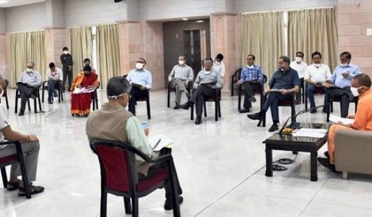 कोरोना से जंग के लिए सीएम योगी का निर्देश, अस्पतालों में PPE किट की न हो कमी, पूल टेस्टिंग को भी दिया जाए बढ़ावा टीम-11