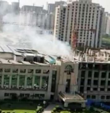 नोएडा के JBM ग्लोबल स्कूल में लगी भीषण आग, क्लासरूम व लाइब्रेरी खाक ग्लोबल स्कूल