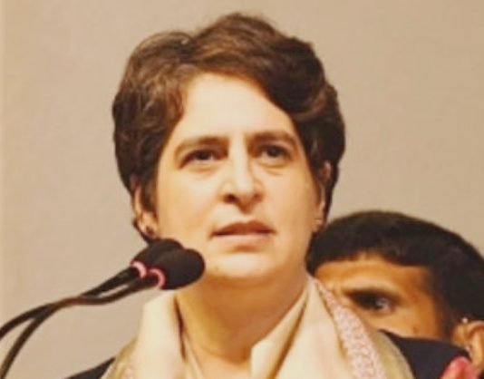 प्रियंका ने कहा, “प्रधानमंत्री के खरबपति दोस्तों की आय और जनता के लिए सामानों के दाम बढ़ना है विकास, तो इसे छुट्टी पर भेजने का आ गया वक्त“ महिला सुरक्षा